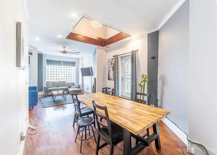 Modern 4 Bedroom Greystone Ferienhaus Chicago