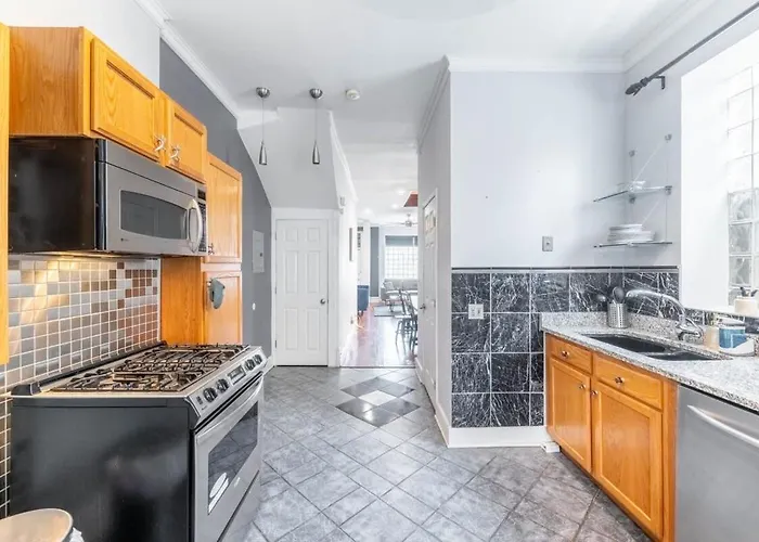 Modern 4 Bedroom Greystone Chicago