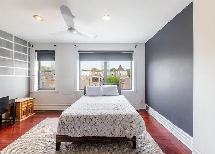 Modern 4 Bedroom Greystone
