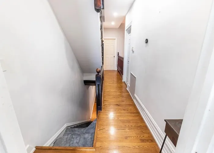 Modern 4 Bedroom Greystone Ferienhaus Chicago