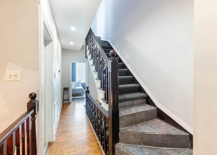 Modern 4 Bedroom Greystone * Chicago