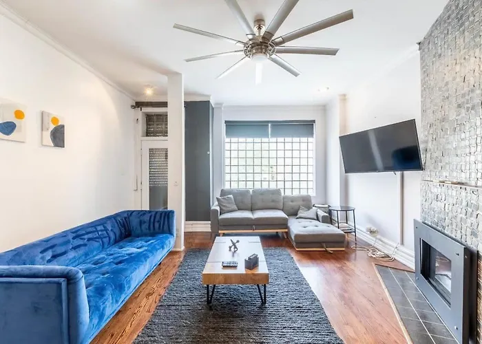 Modern 4 Bedroom Greystone Chicago