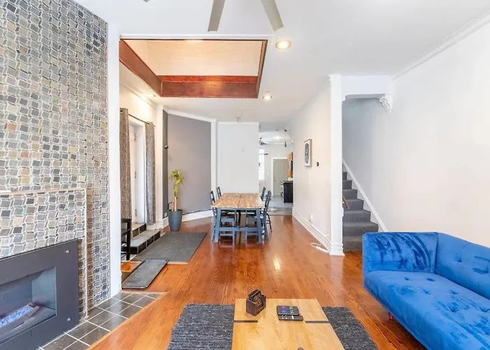 Modern 4 Bedroom Greystone * Chicago