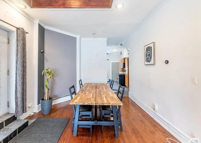 Modern 4 Bedroom Greystone