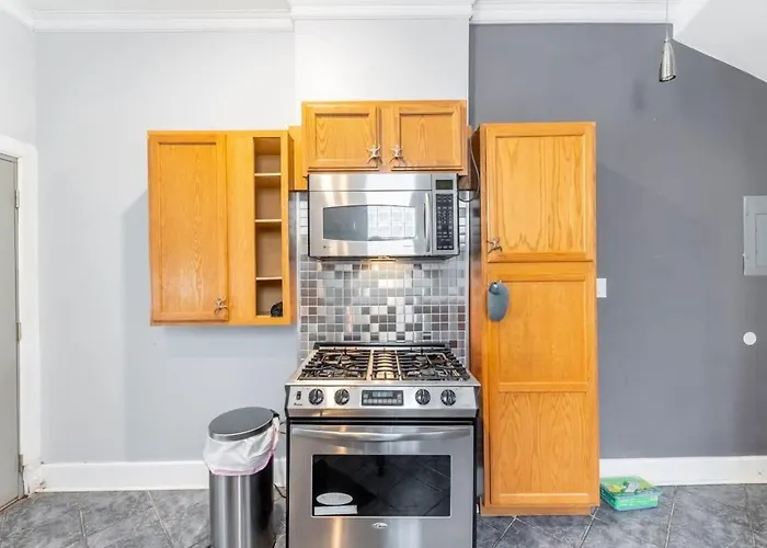 Modern 4 Bedroom Greystone Ferienhaus Chicago